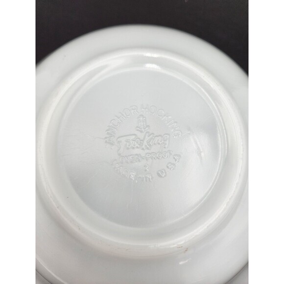 Vintage Anchor Hocking Fire King Golden Shell Vegetable Bowl 8.5 Inch - Picture 4 of 5